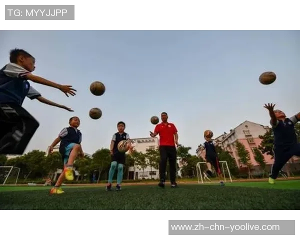 少年足球队的成长之路与梦想追逐的精彩瞬间 少年足球队的成长之路与梦想追逐的精彩瞬间