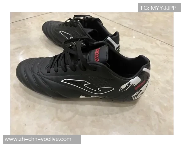 足球鞋日常穿着的舒适性与搭配技巧探讨